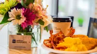 Best Western Okemos/East Lansing Hotel  Suites - breakfast