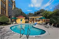 La Quinta Inn & Suites by Wyndham Dallas Arlington South
