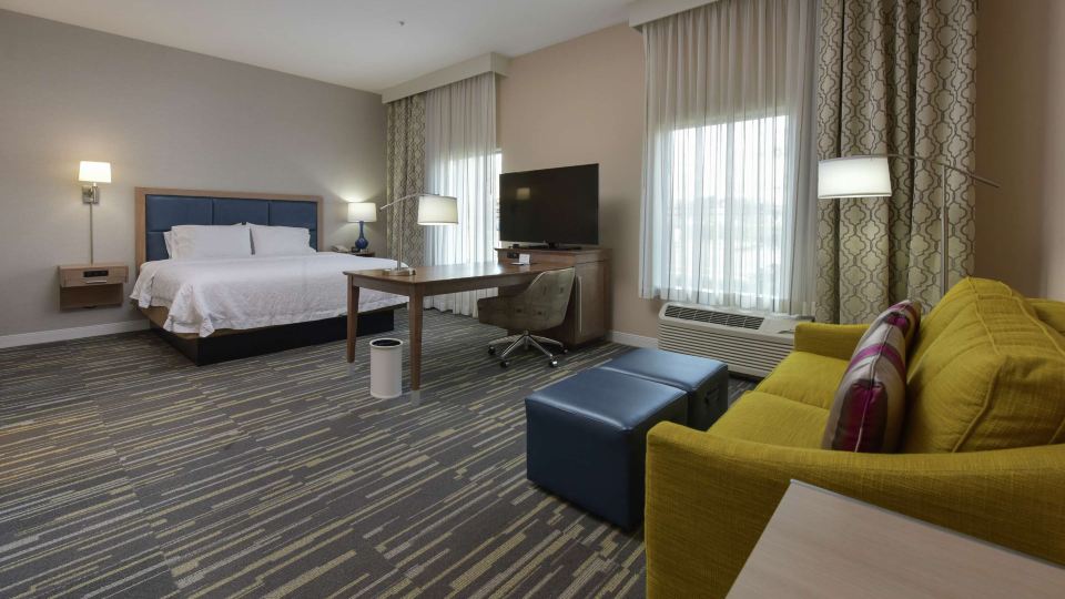Hampton Inn & Suites Seattle/Redmond