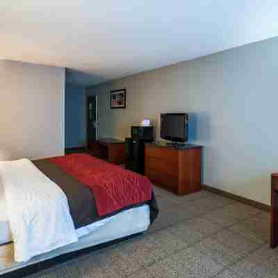 Quality Inn Beacon Marina Rooms