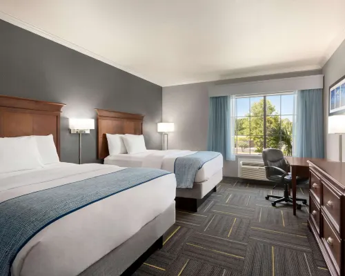 La Quinta Inn & Suites by Wyndham Dublin Hotels in Dublin