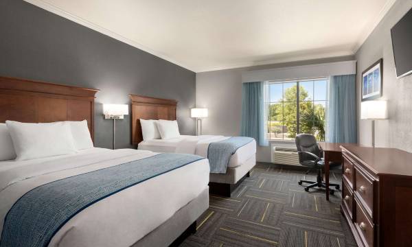 La Quinta Inn & Suites by Wyndham Dublin