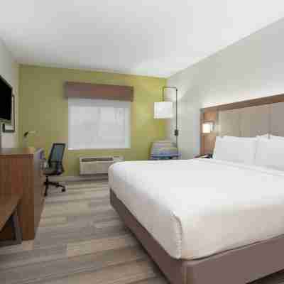Holiday Inn Express & Suites Amarillo Rooms