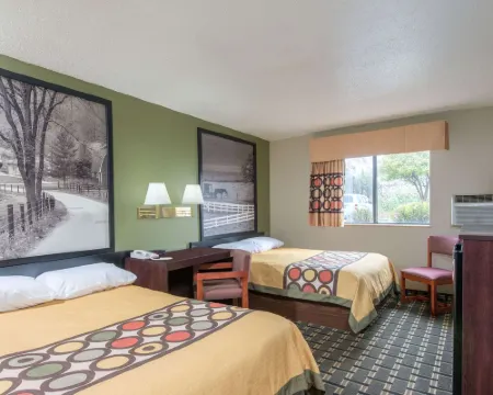 Super 8 by Wyndham Youngstown/Austintown Hotels in Austintown