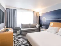 Novotel Paris Saclay فنادق في Gif-sur-Yvette