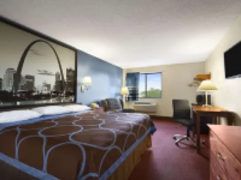 Super 8 by Wyndham Cuba Hotels in Cuba