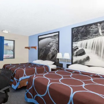 Super 8 by Wyndham Manhattan KS