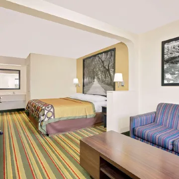 Super 8 by Wyndham Byron/South Macon