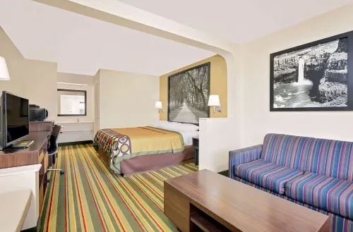 Super 8 by Wyndham Byron/South Macon