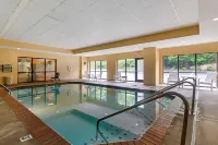Comfort Suites - Swimmingpools