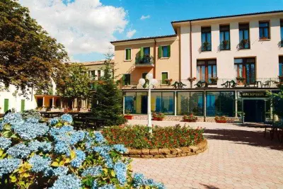 Park Hotel Jolanda فنادق في سن زنو دی مونتانیا