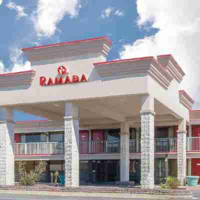 Ramada by Wyndham Edgewood Hotel & Conference Center Hotel Exterior