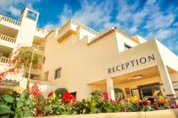 Ramada Residences by Wyndham Costa Adeje Hotels in der Nähe von San Eugenio Shopping Centre