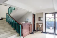 RedDoorz Plus at Buah Batu Hotels in Bandung Kidul