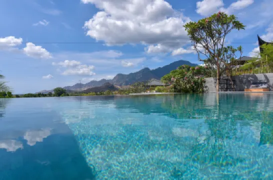 Sumberkima Hill Retreat Hotels near Chestnut Hill