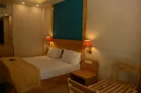 Coconhuts Beach Resort