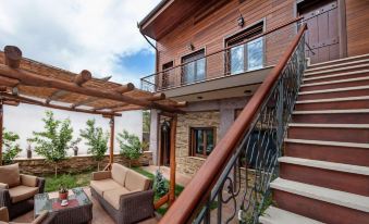 Polys Guest House