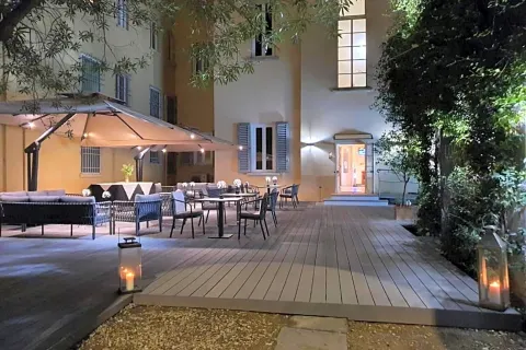 韋斯普奇50倫卡諾飯店