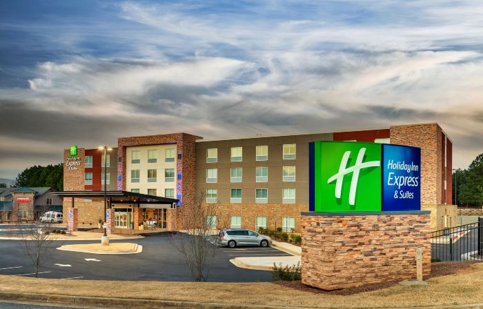 Holiday Inn Express & Suites DAWSONVILLE by IHG