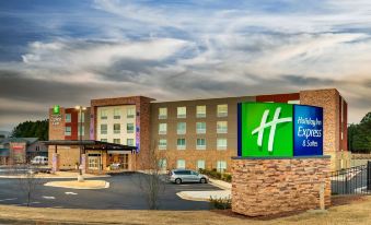 Holiday Inn Express & Suites Dawsonville