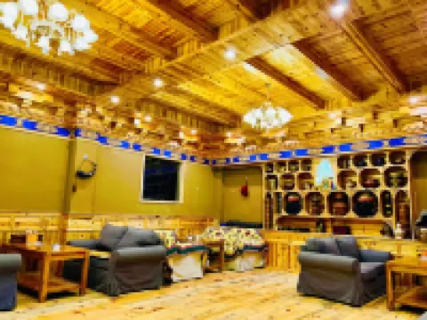 Tagong Grassland Tuoma Homestay