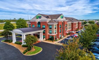 Holiday Inn Express & Suites Memphis Southwind