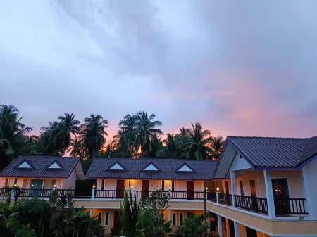 Baan Sara Boutique Resort Отели рядом с достопримечательностью «Wat Bang Khae Noi»