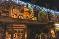 The Bear, Cowbridge Hotel a 