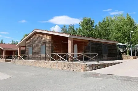 Hostal - Bungalows Camping Cáceres