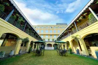 Hotel Town Palace Hoteles cerca de Riyaz General Store
