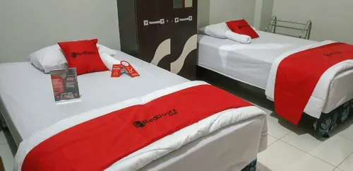 RedDoorz @ Hotel Yaki Mamuju Hotels in Mamuju Sub-District