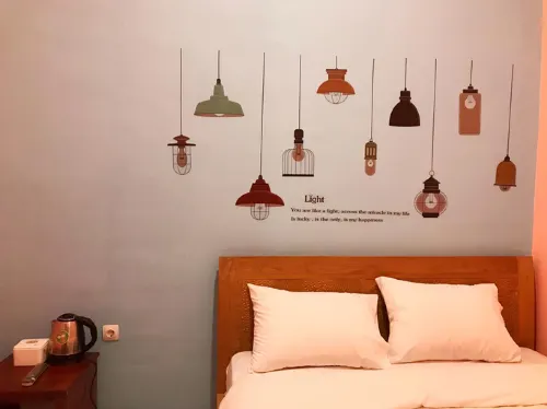 Roomz Budget Residence Hotel a West Semarang