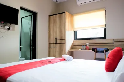 RedDoorz Near Trans Studio Mall Cibubur 3 Hotellit kohteessa Harjamukti