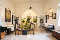 Glenross Living - A Collection of 7 Private Pool Villas and 3 Colonial Suites فنادق في Neboda