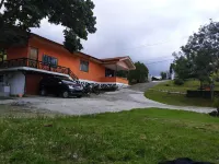 Patmos Hostel Sentani Hinekombe 호텔