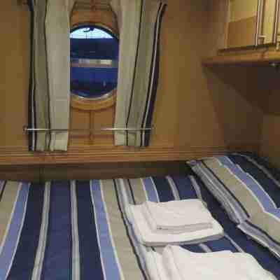 Houseboat Hotels Rooms