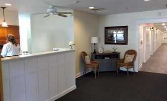 Harbor House Inn