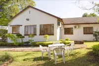 Lapologa Bed & Breakfast