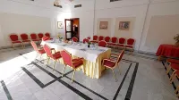 Falaj Daris Hotel Hotels in Hayy At-Turath