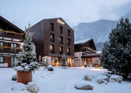 Faloria Mountain Spa Resort Отели рядом с достопримечательностью «Museo all'Aperto delle 5 Torri»