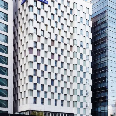 Days Hotel by Wyndham Seoul Myeongdong Отели рядом с достопримечательностью «Галерея «Кымсан»»