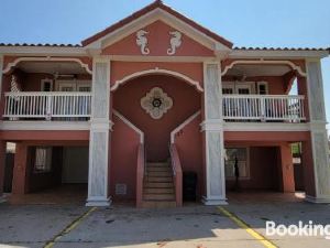 Campeche Triplex Unit B