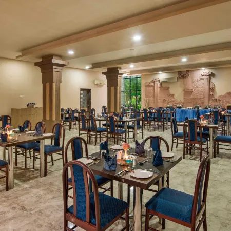 Lion Lords Inn Rajula