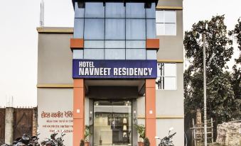 OYO 27698 Hotel Navneet Residency