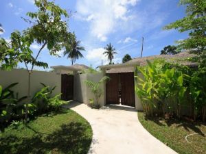 The Living Pool Villas