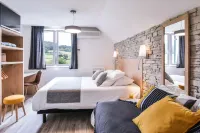 Logis Auberge du Relais Hotels in Orion