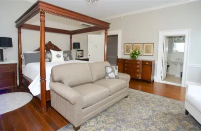Dinsmore Boutique Inn Hotel di Charlottesville