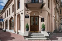 The Faces Moyka Hotel in zona Chiesa sul Sangue Versato