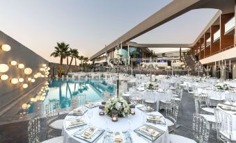 DoubleTree by Hilton Izmir Airport