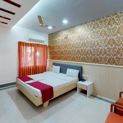 Hotel Puduvai Ashok Các khách sạn gần Bãi biển Rock